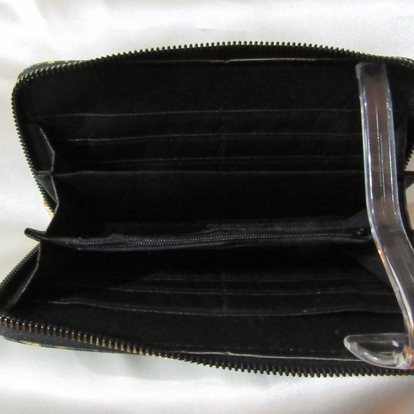 New  -Ladies Wallets Kitten purchase 2 for $30.00 - Picture 5 of 8